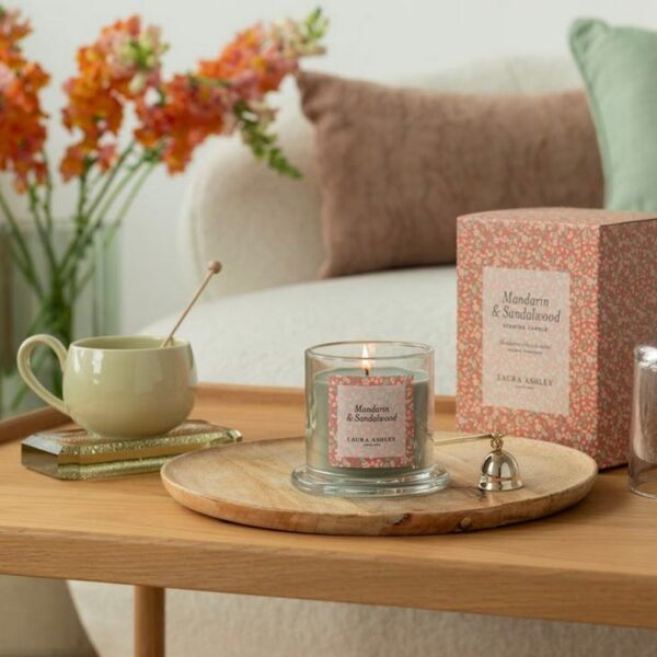 Laura Ashley Mandarin & Sandalwood Κερί Giftbox 200 gr