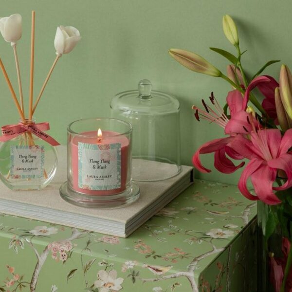 Laura Ashley Ylang Ylang & Musk Κερί Giftbox 200 gr