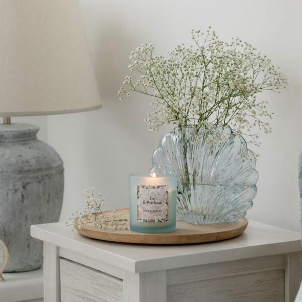 Laura Ashley Iris & Patchouli Κερί Giftbox 200 gr